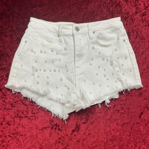White Denim Shorts with Pearls - Picture 2 of 6